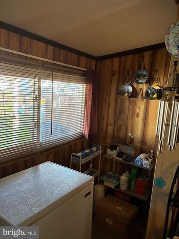 213 W LAKE AVE, Blackwood, NJ 08012