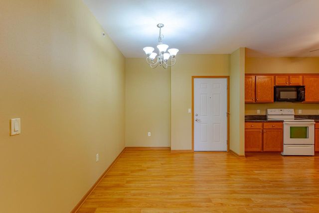 230 Hilldale DRIVE #1307, Hartford, WI 53027