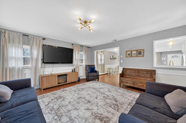 21 Russo Drive, Hopewell Junction, NY 12533