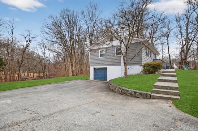 21 Russo Drive, Hopewell Junction, NY 12533