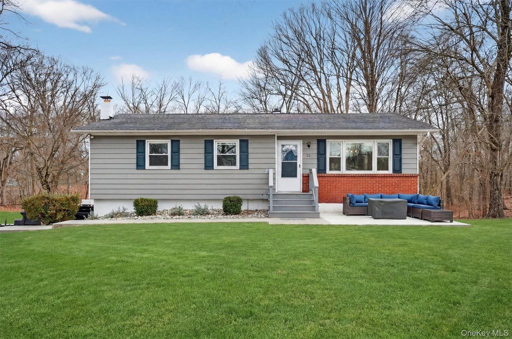 21 Russo Drive, Hopewell Junction, NY 12533