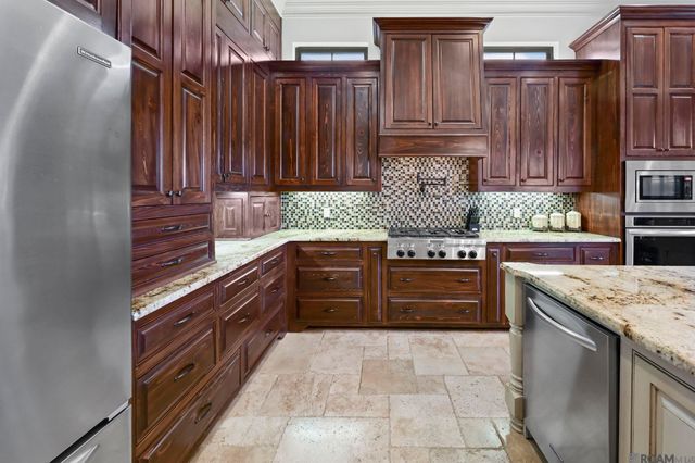 3225 Grand Way Ave, Baton Rouge, LA 70810