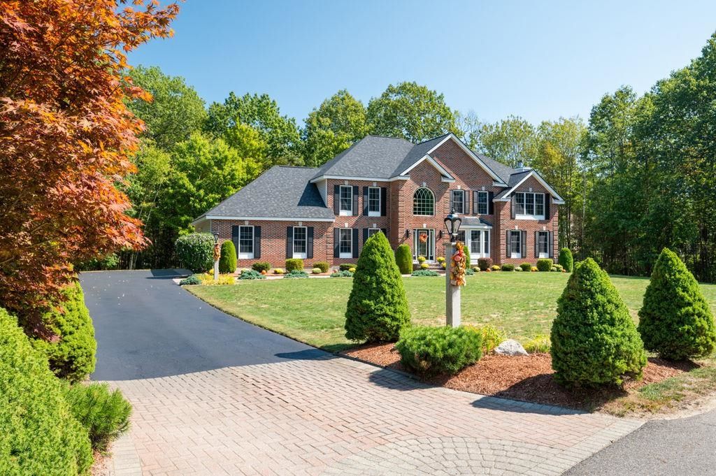 12 Ballard Road, Pelham, NH 03076