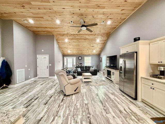 2364 Kuykendall Road, Albertville, AL 35951