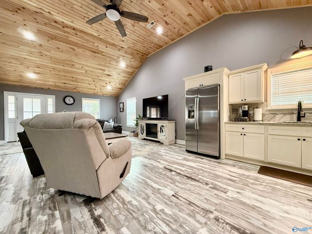 2364 Kuykendall Road, Albertville, AL 35951