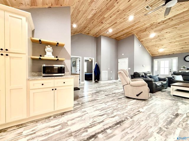 2364 Kuykendall Road, Albertville, AL 35951