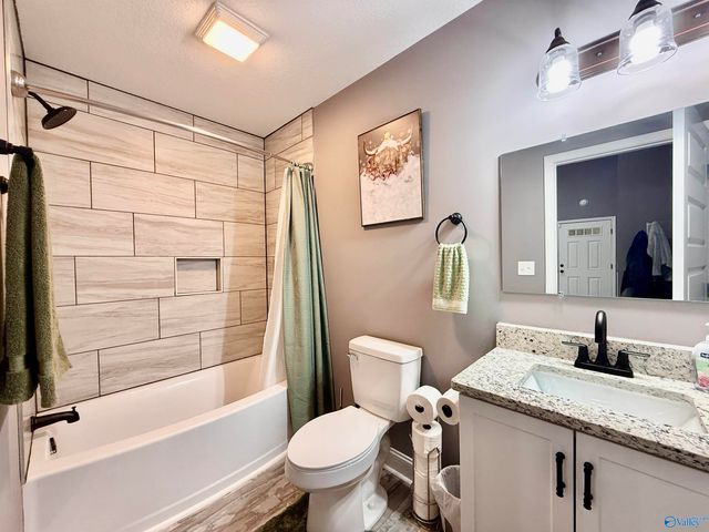 2364 Kuykendall Road, Albertville, AL 35951