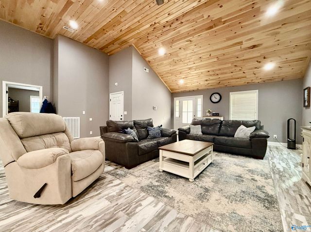 2364 Kuykendall Road, Albertville, AL 35951