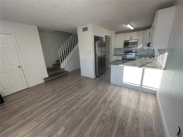 5064 DOWNING STREET 4, Orlando, FL 32839