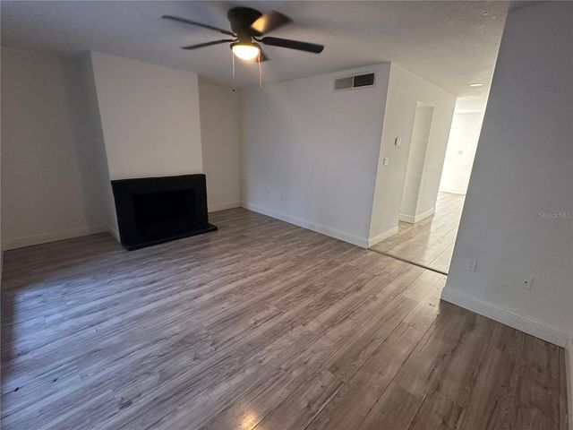 5064 DOWNING STREET 4, Orlando, FL 32839