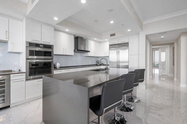 1 Water Club Way 1103, North Palm Beach, FL 33408