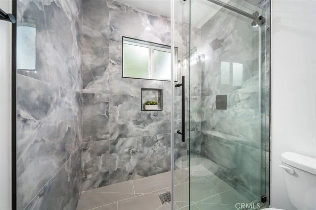 19918 Kittridge St, Winnetka, CA 91306