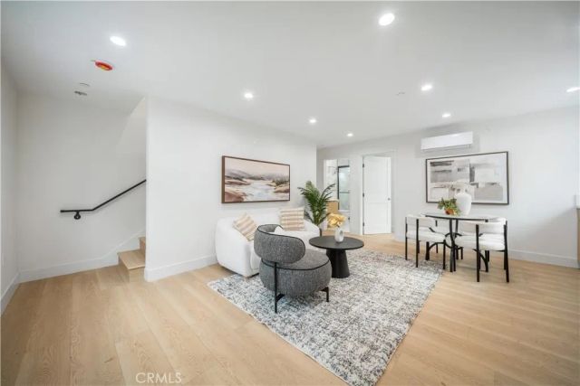 19918 Kittridge St, Winnetka, CA 91306