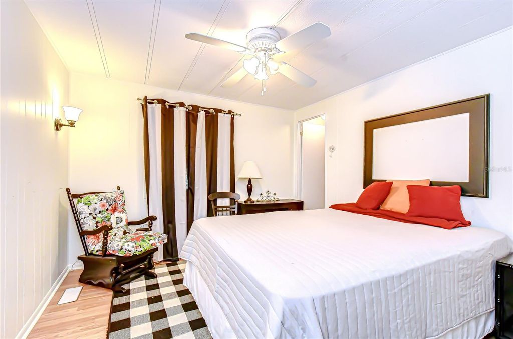 Image 27 of property listing at 5305 POWHATTAN STREET, Zephyrhills, FL 33542