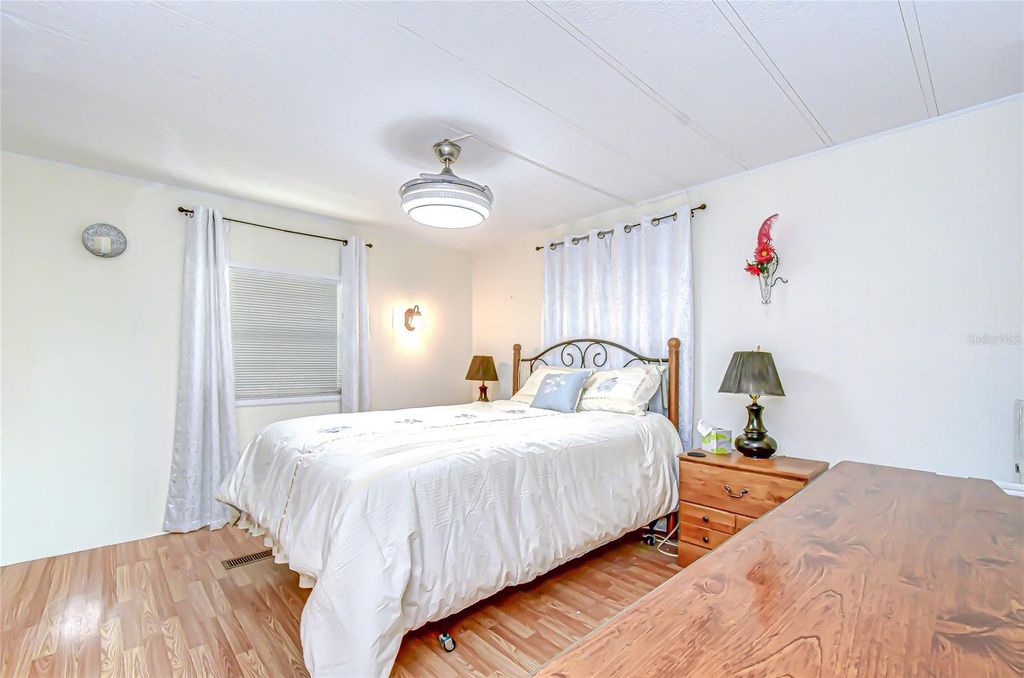 Image 29 of property listing at 5305 POWHATTAN STREET, Zephyrhills, FL 33542