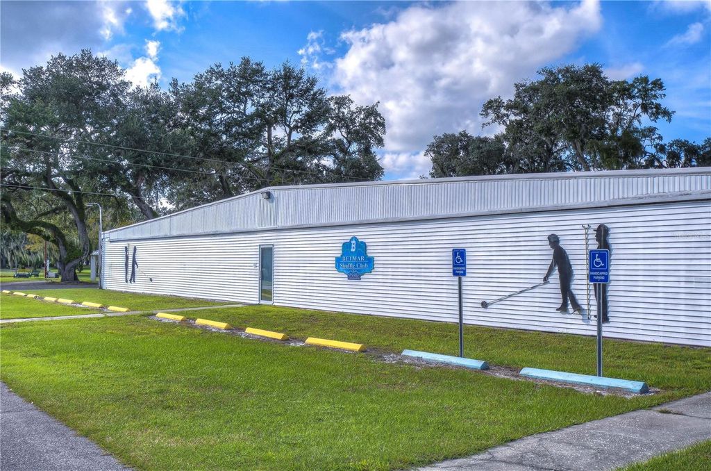 Image 33 of property listing at 5305 POWHATTAN STREET, Zephyrhills, FL 33542