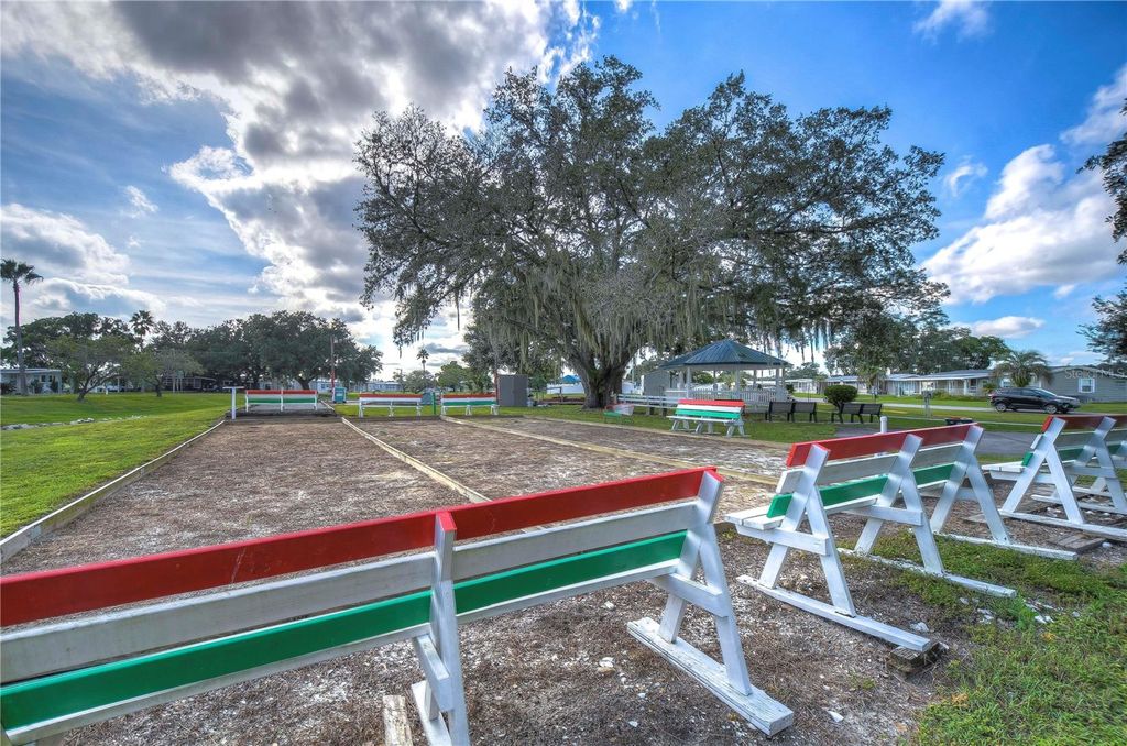 Image 35 of property listing at 5305 POWHATTAN STREET, Zephyrhills, FL 33542