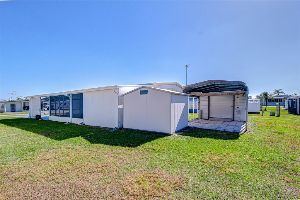 Image 7 of property listing at 5305 POWHATTAN STREET, Zephyrhills, FL 33542