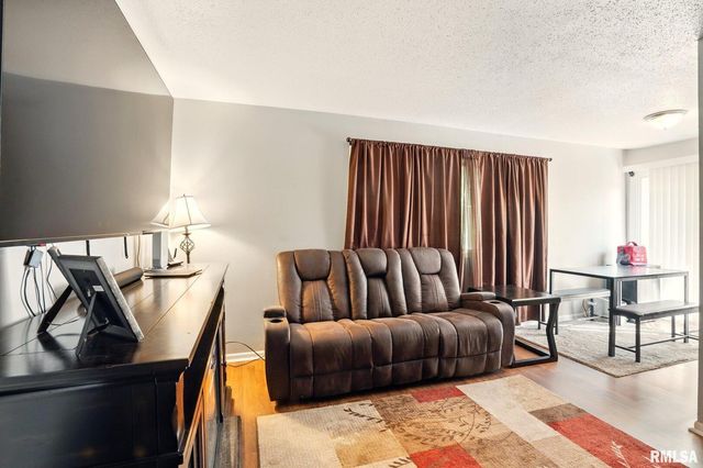 3117 SCHUETZEN Lane, Davenport, IA 52804