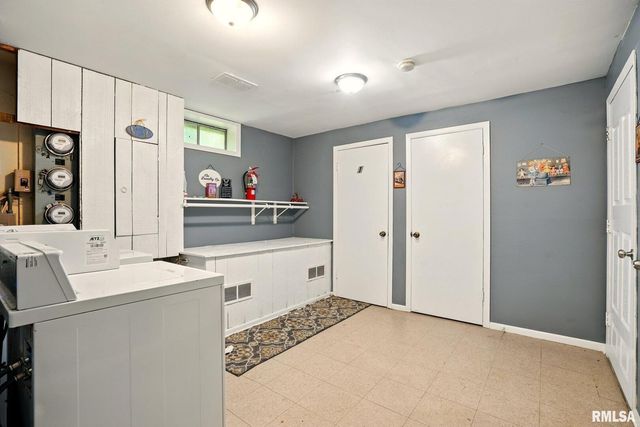 3117 SCHUETZEN Lane, Davenport, IA 52804