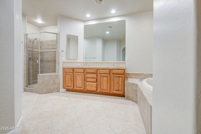 28990 N WHITE FEATHER Lane 140, Scottsdale, AZ 85262