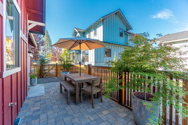 233 W Heising Drive, Sisters, OR 97759