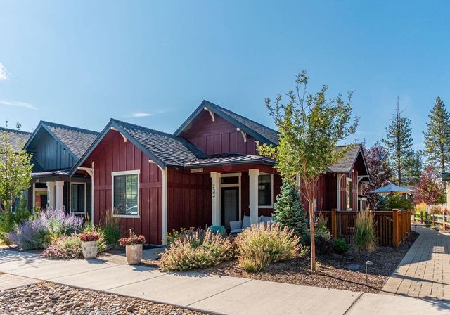 233 W Heising Drive, Sisters, OR 97759