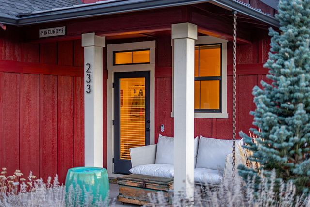 233 W Heising Drive, Sisters, OR 97759