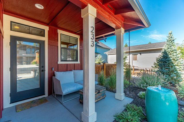 233 W Heising Drive, Sisters, OR 97759