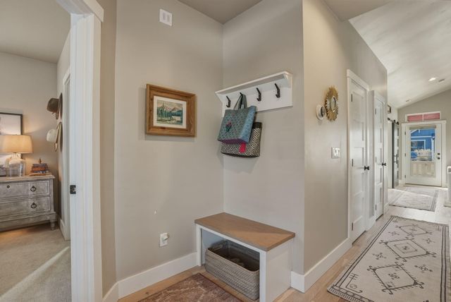 233 W Heising Drive, Sisters, OR 97759