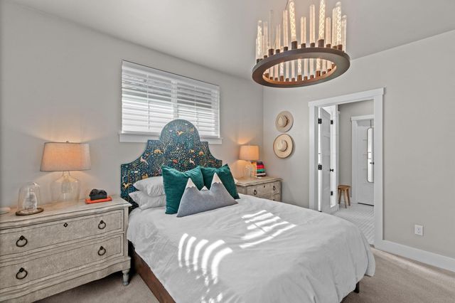 233 W Heising Drive, Sisters, OR 97759