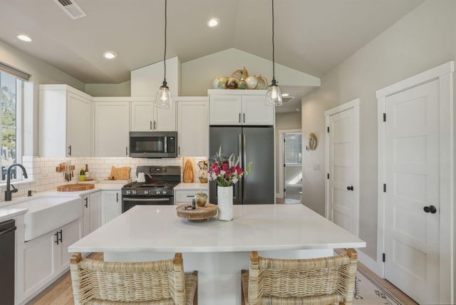 233 W Heising Drive, Sisters, OR 97759