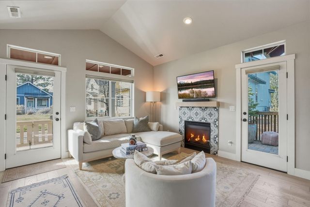 233 W Heising Drive, Sisters, OR 97759