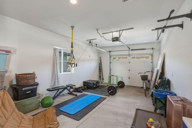 233 W Heising Drive, Sisters, OR 97759