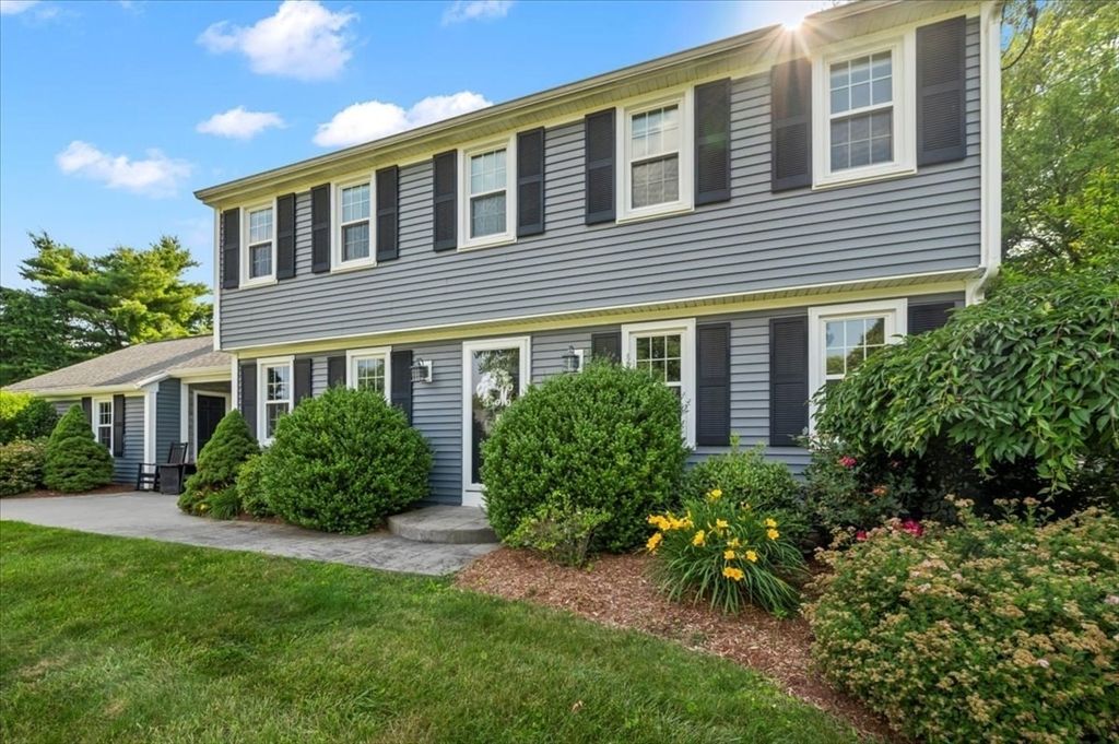 7 Scenic Dr, Wilbraham, MA 01095