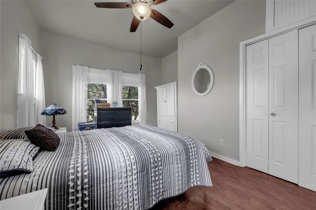 909 Flag ST, Llano, TX 78643