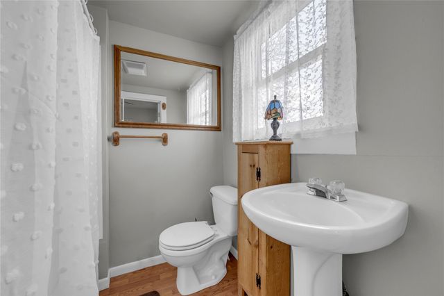 909 Flag ST, Llano, TX 78643