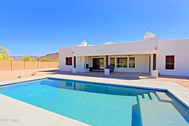 42618 N 3RD Avenue, New River, AZ 85087