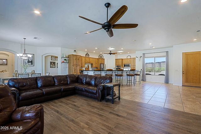 42618 N 3RD Avenue, New River, AZ 85087