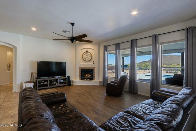 42618 N 3RD Avenue, New River, AZ 85087