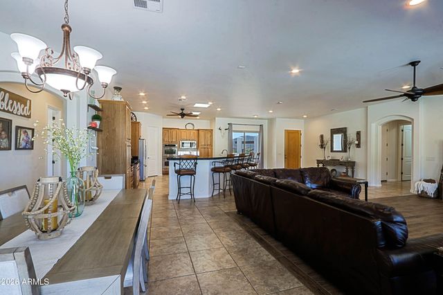 42618 N 3RD Avenue, New River, AZ 85087