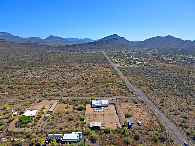 42618 N 3RD Avenue, New River, AZ 85087