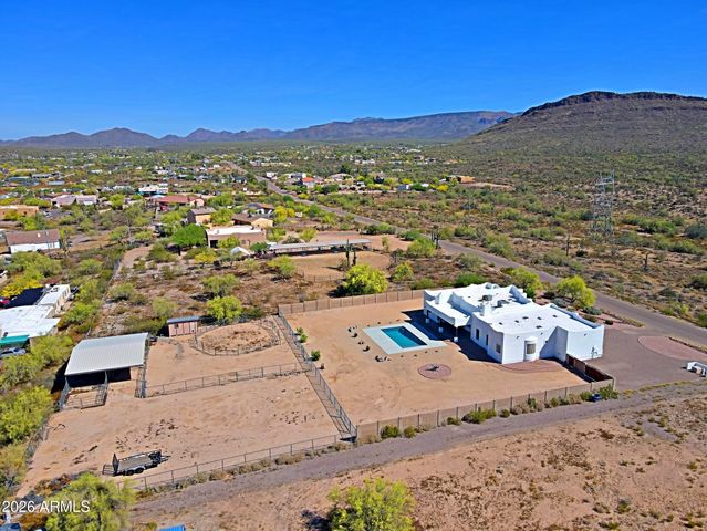 42618 N 3RD Avenue, New River, AZ 85087