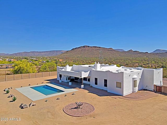 42618 N 3RD Avenue, New River, AZ 85087