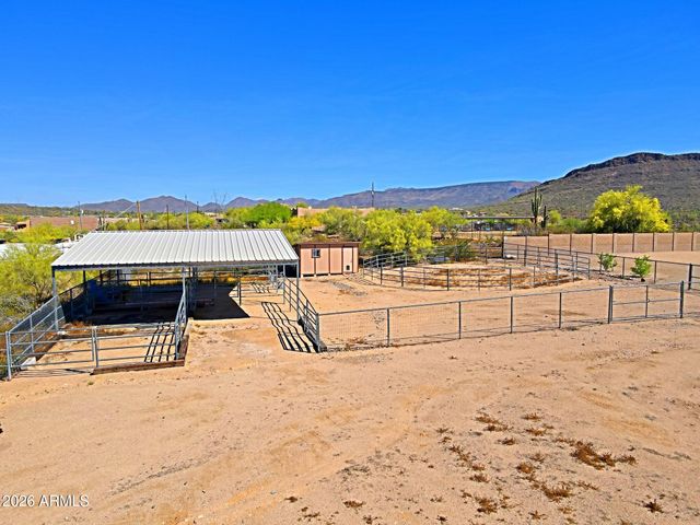 42618 N 3RD Avenue, New River, AZ 85087