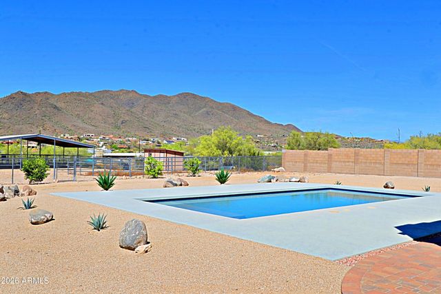 42618 N 3RD Avenue, New River, AZ 85087