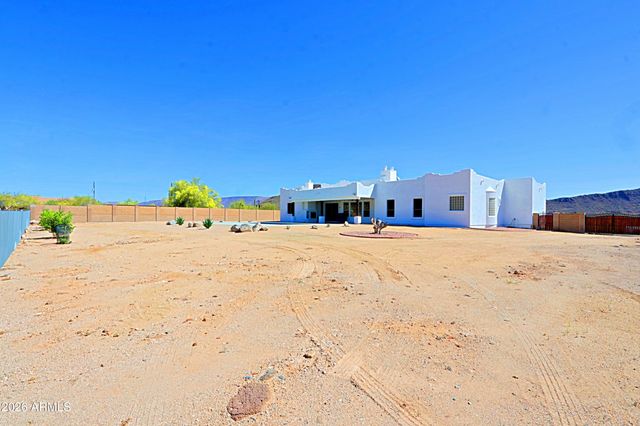 42618 N 3RD Avenue, New River, AZ 85087