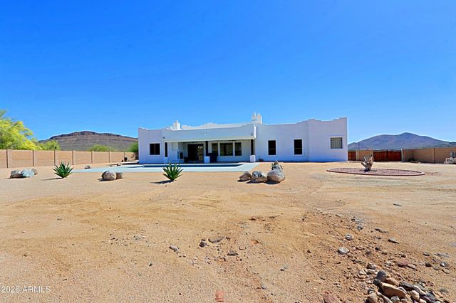 42618 N 3RD Avenue, New River, AZ 85087