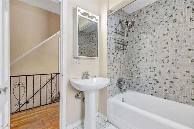 2317 Canterbury Road, University Heights, OH 44118