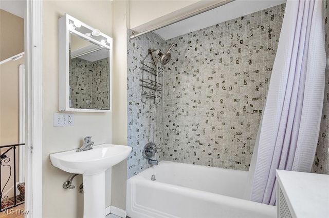 2317 Canterbury Road, University Heights, OH 44118